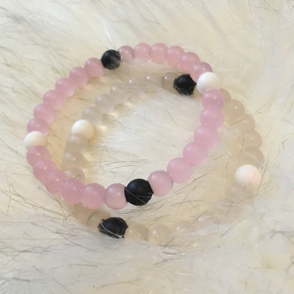 2 bracelets